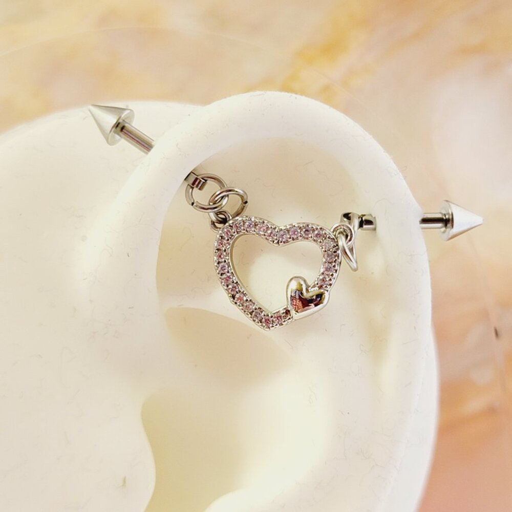 Heart industrial barbell flexible w clear cubic zirconia and cone ends